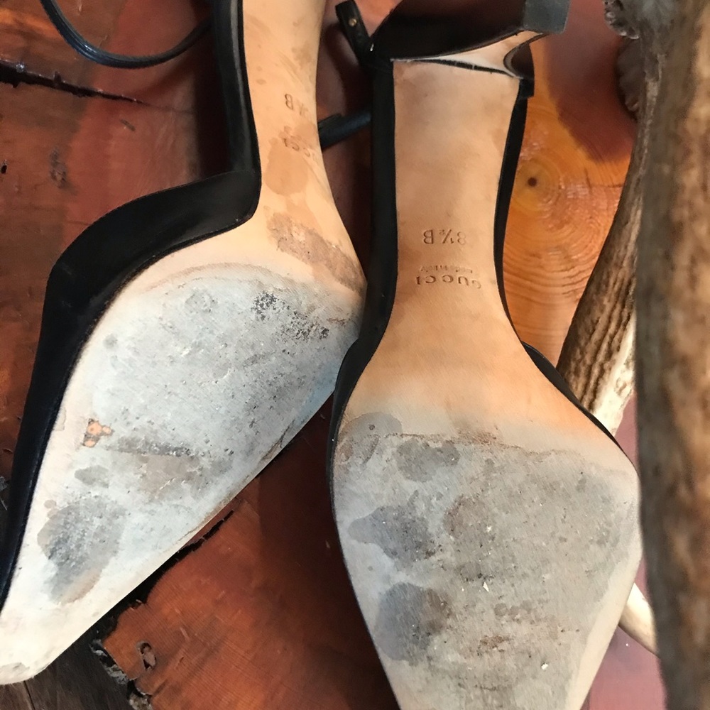 Vintage Gucci Black Leather Pumps - Picture 4 of 5